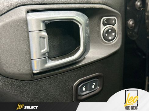 Used 2019 Jeep Wrangler Unlimited Rubicon AWD/4WD image 17
