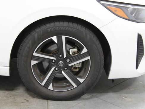Used 2024 Nissan Sentra SV FWD image 12