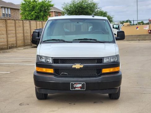 Used 2025 Chevrolet Express 3500 LS RWD image 9