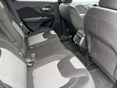 Used 2014 Jeep Cherokee Altitude w/ Comfort/Convenience Group image 32