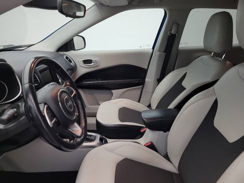 Used 2019 Jeep Compass Latitude FWD image 17