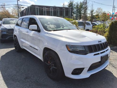 Used 2019 Jeep Grand Cherokee SRT image 2