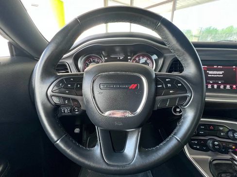Used 2019 Dodge Challenger SXT image 25