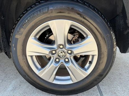 Used 2025 Toyota RAV4 XLE w/ Convenience Package FWD image 22
