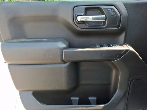 Used 2020 Chevrolet Silverado 1500 Custom w/ Custom Value Package AWD/4WD image 12