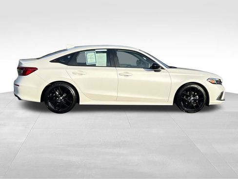 Used 2023 Honda Civic Sport image 3