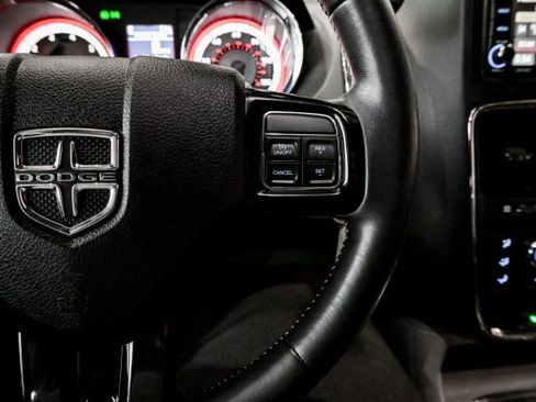 Used 2019 Dodge Grand Caravan SXT w/ Rear Park Assist Package image 34