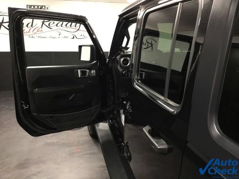 Used 2022 Jeep Wrangler Unlimited Sahara w/ Cold Weather Group AWD/4WD image 25