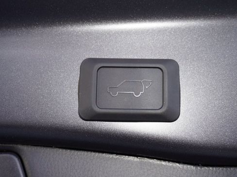 New 2025 Toyota RAV4 XLE image 6