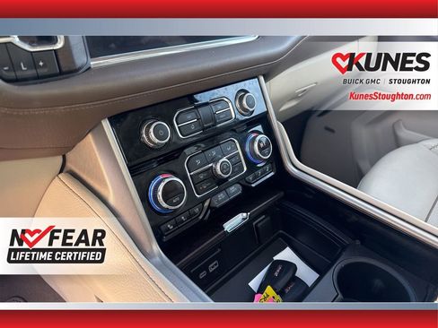 Used 2023 GMC Yukon XL Denali image 14