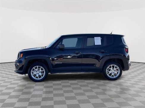 Used 2023 Jeep Renegade Latitude image 2