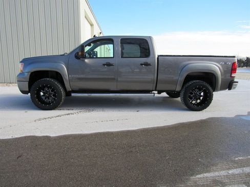 Used 2009 GMC Sierra 2500 SLE w/ Convenience Package image 3