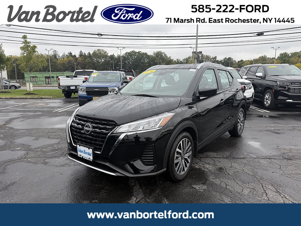 Used 2024 Nissan Kicks SV FWD image 1
