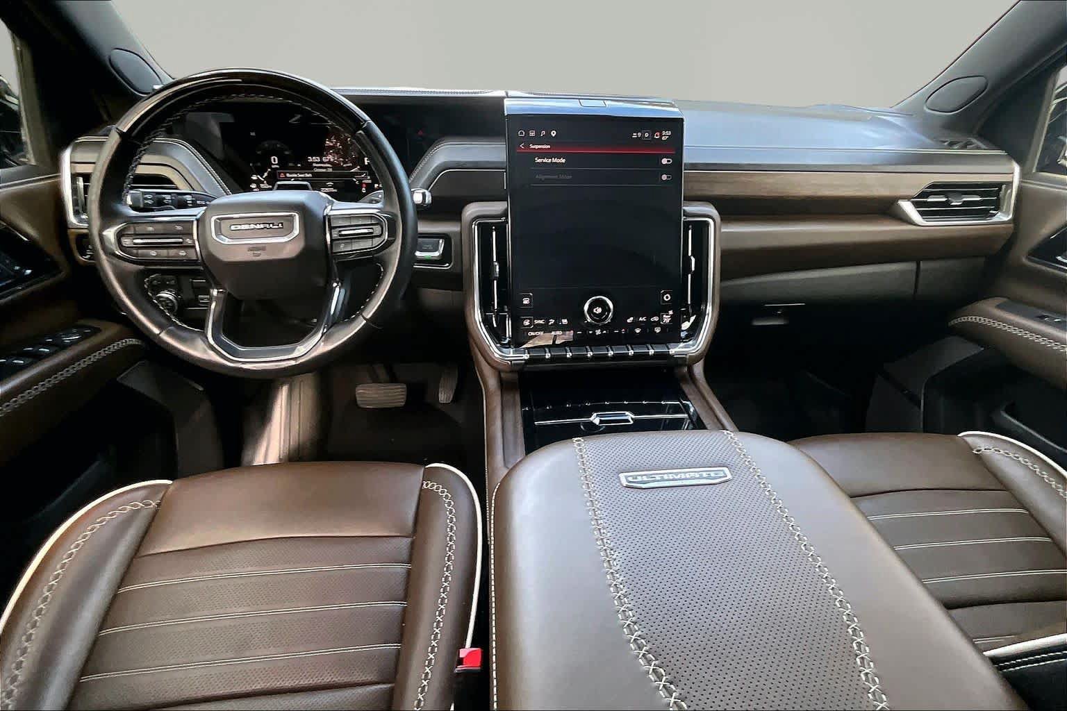 Used 2025 GMC Yukon Denali Ultimate AWD/4WD image 15