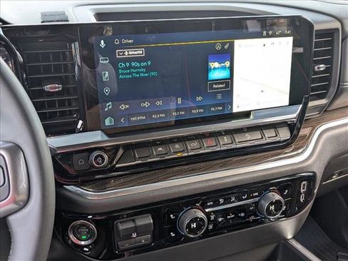 Used 2025 Chevrolet Silverado 1500 LT Trail Boss w/ Convenience Package II image 17