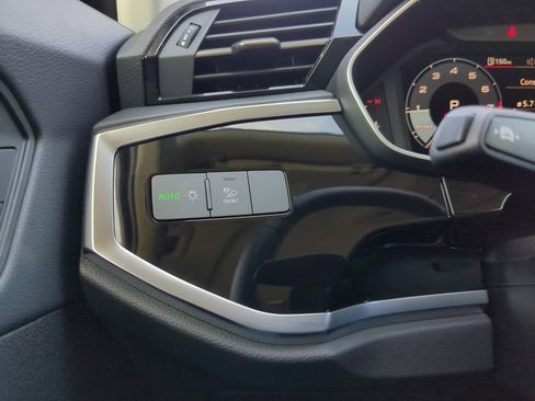 Certified 2025 Audi Q3 2.0T Premium Plus w/ Premium Plus Package image 32