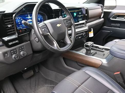 Used 2023 Chevrolet Silverado 1500 High Country w/ High Country Premium Package AWD/4WD image 14