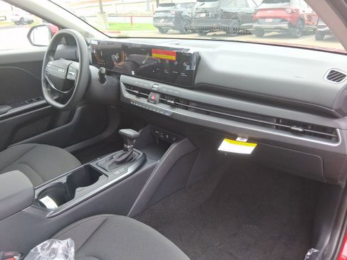 New 2026 Kia K4 FWD image 11