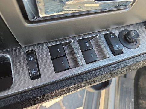 Used 2017 Ford Expedition XLT image 21