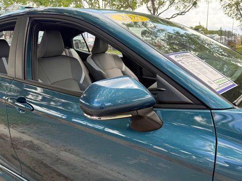 Used 2025 Toyota Camry SE FWD image 37