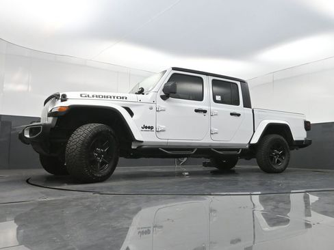 Used 2021 Jeep Gladiator Sport AWD/4WD image 26