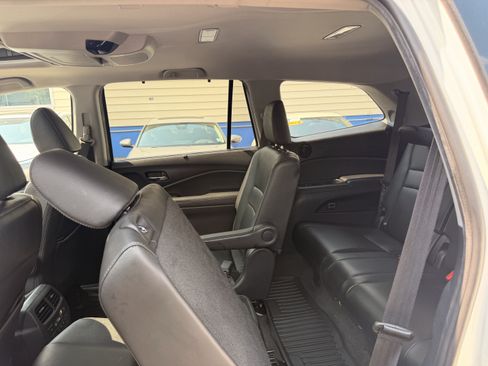 Used 2019 Honda Pilot Touring image 25