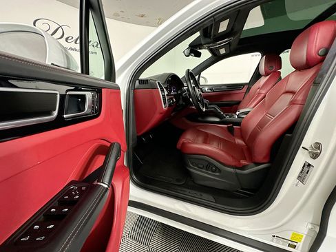 Used 2022 Porsche Cayenne GTS w/ Premium Package Plus image 21
