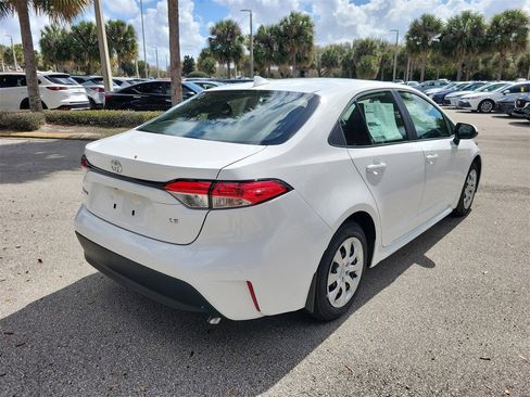 Used 2026 Toyota Corolla LE image 3