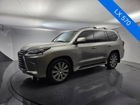 Used 2017 Lexus LX 570 4WD w/ Luxury Package image 4