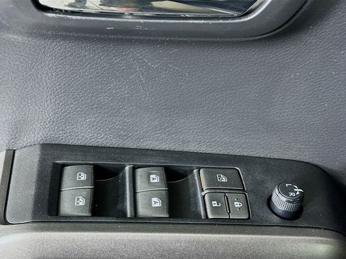 Used 2023 Toyota Tacoma TRD Off-Road image 15