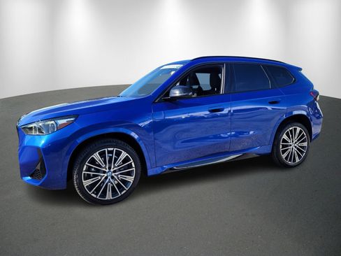 Certified 2023 BMW X1 xDrive28i w/ Premium Package image 3