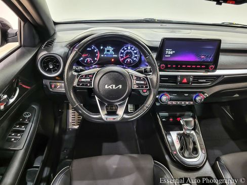 Used 2023 Kia Forte GT-Line w/ GT-Line Technology Package FWD image 17