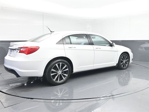 Used 2012 Chrysler 200 S image 5