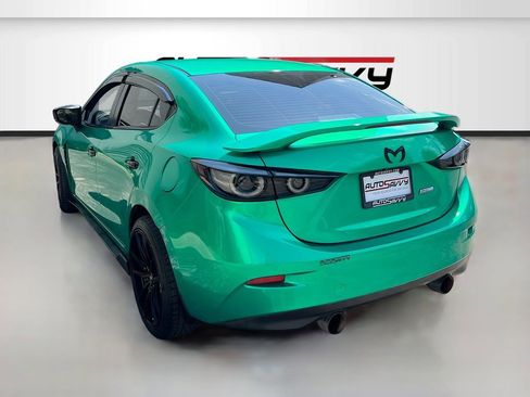 Used 2018 MAZDA MAZDA3 Touring FWD image 5