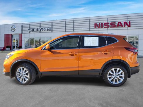 Certified 2022 Nissan Rogue Sport SV w/ Technology Package image 9