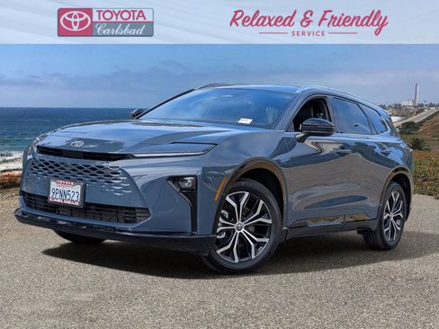 Used 2025 Toyota Crown Signia AWD/4WD image 1