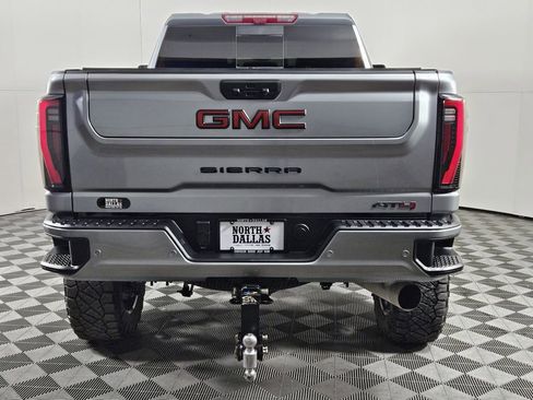 Used 2024 GMC Sierra 2500 AT4 w/ AT4 Premium Plus Package image 4
