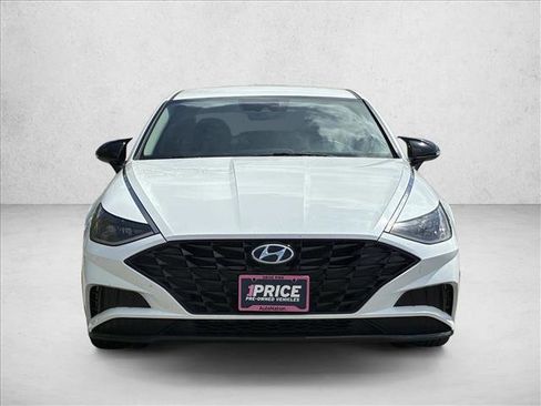 Used 2023 Hyundai Sonata SEL FWD image 2