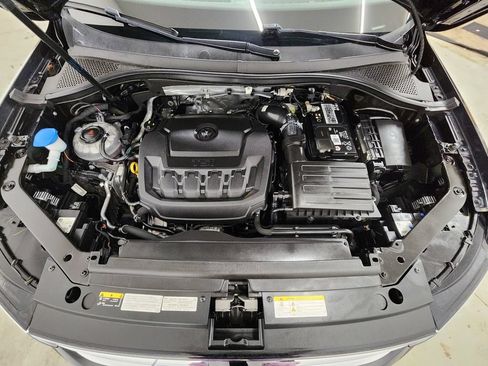 Used 2022 Volkswagen Tiguan SEL R-Line AWD/4WD image 38