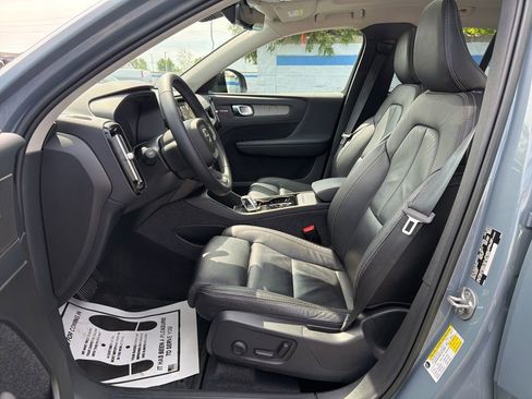 Used 2023 Volvo XC40 B5 Plus w/ Driver Assist Package AWD/4WD image 17