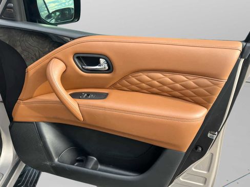 Used 2018 INFINITI QX80 4WD w/ Deluxe Technology Package image 11