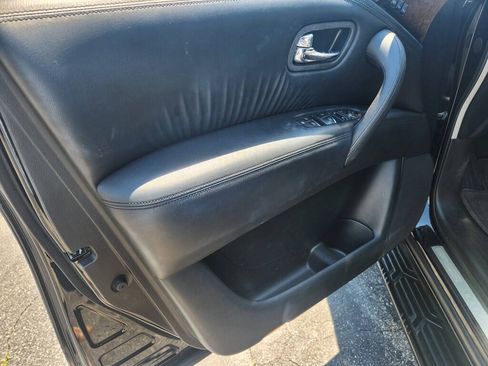 Used 2013 INFINITI QX56 4WD w/ Deluxe Touring Pkg image 9