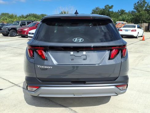 New 2026 Hyundai Tucson SE image 9