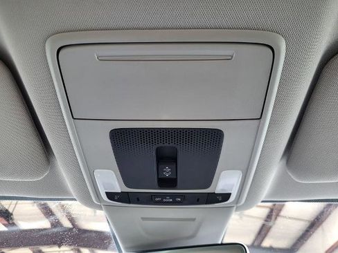 Used 2025 Honda CR-V EX-L image 29