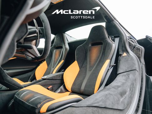 Used 2024 McLaren 750S Spider image 25