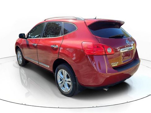 Used 2015 Nissan Rogue S w/ Convenience Package image 2