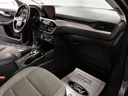 Used 2022 Ford Escape SE w/ SE Sport Appearance Package AWD/4WD image 31