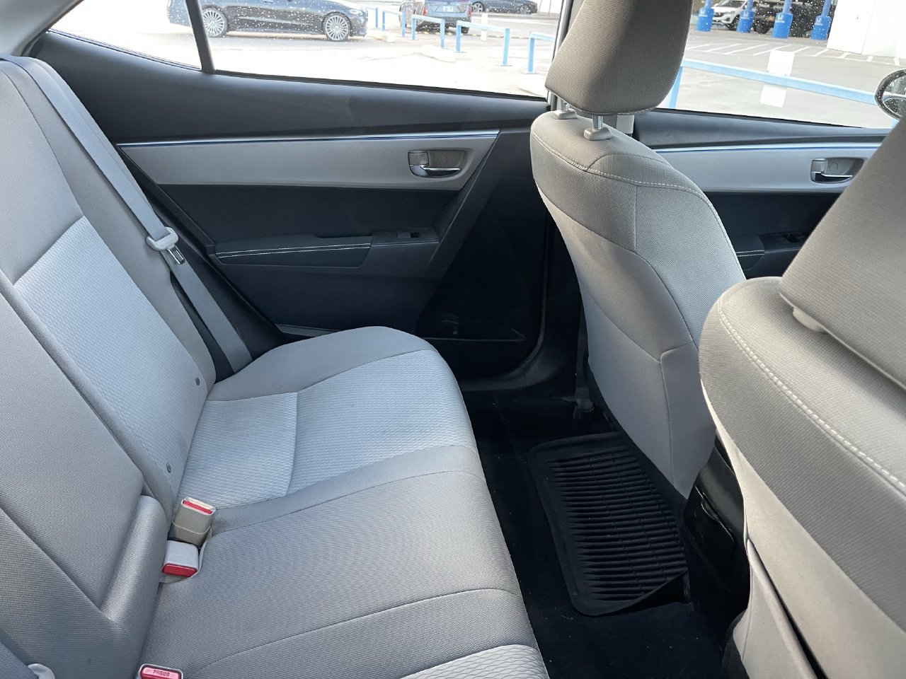Used 2016 Toyota Corolla LE FWD image 8