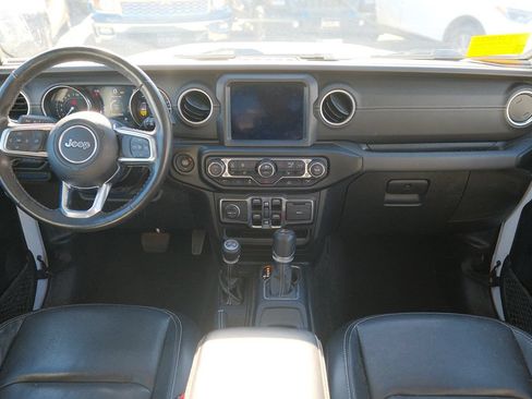 Used 2022 Jeep Wrangler Unlimited Sahara w/ Cold Weather Group AWD/4WD image 17
