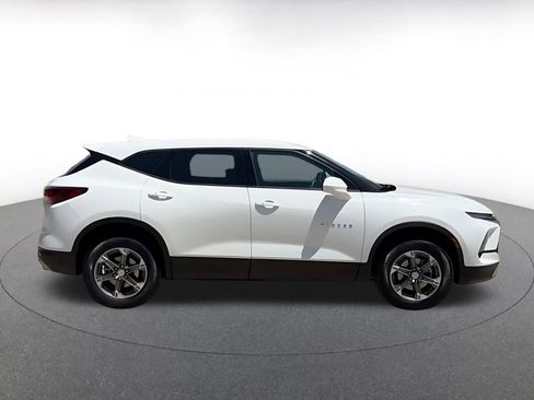 Used 2025 Chevrolet Blazer LT FWD image 16